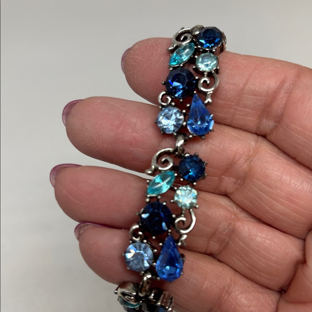 Elegant Lisner 5 link Bracelet in shades of blue
